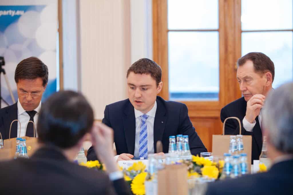 Rutte Roivas Watson 3