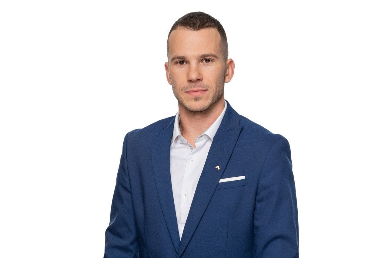 Sepnik Ainar min